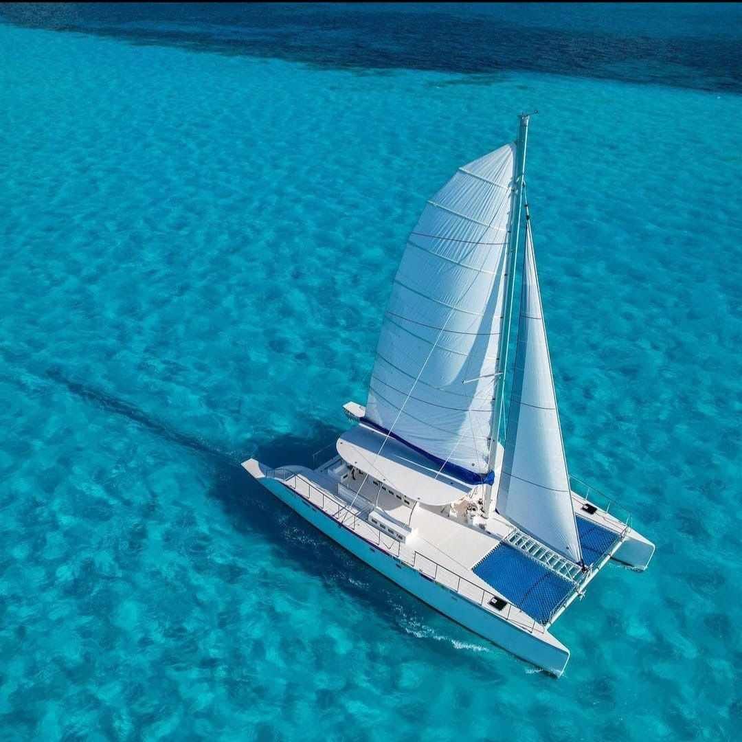 Isla Mujeres Catamaran Cs