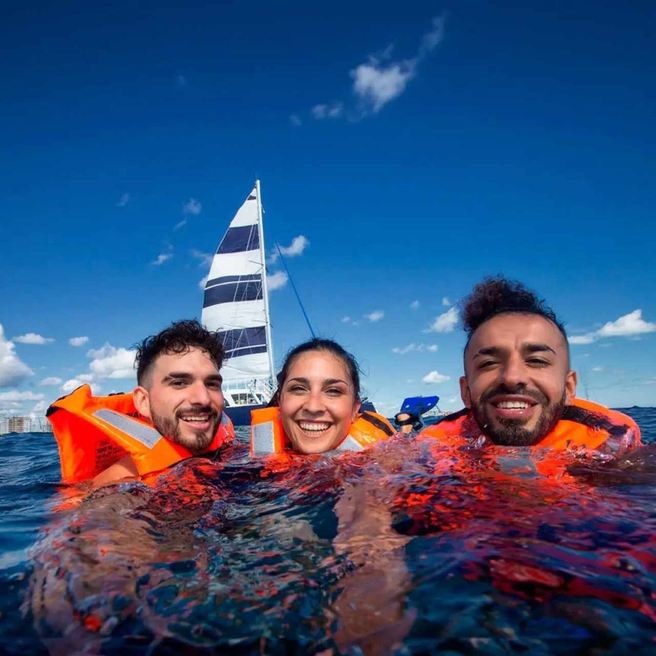 Isla Mujeres Catamarán Xailing