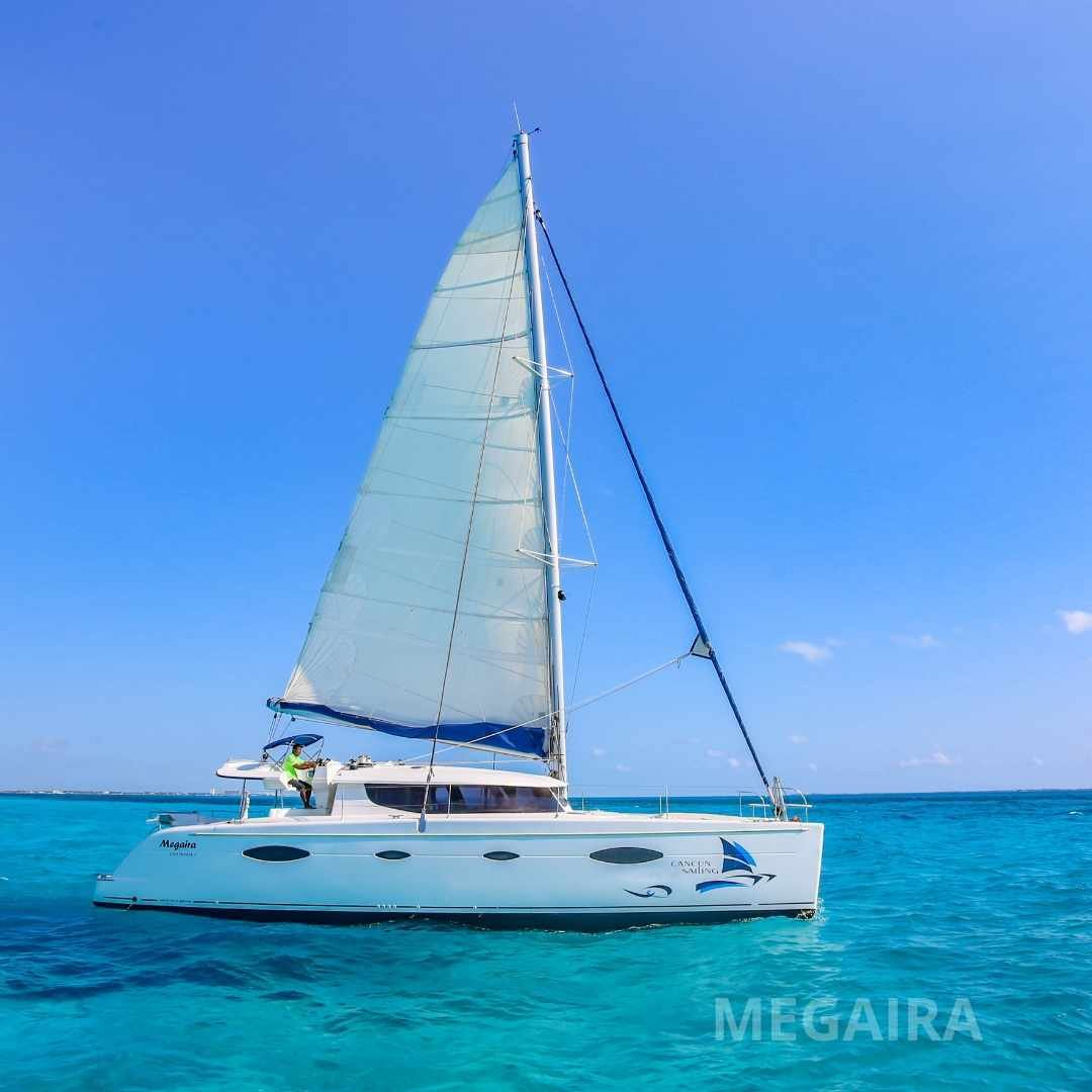 Catamaran Privado Megaira Deluxe